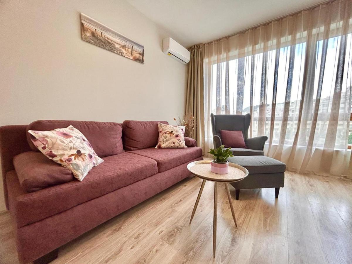 Blue Lagoon Seafront Apartments Варна Экстерьер фото